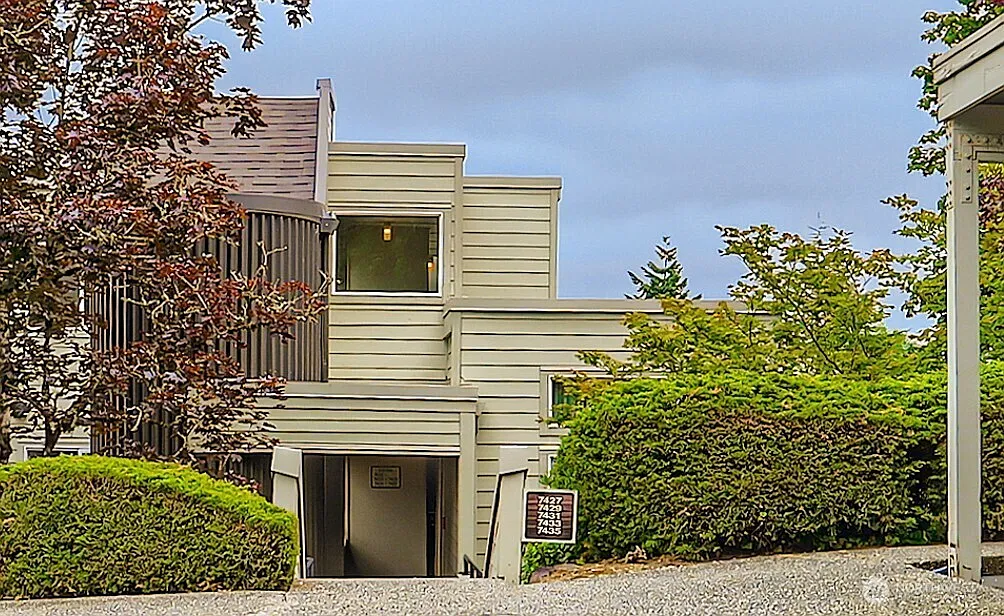 7435 Old Redmond Rd #325 photo 1