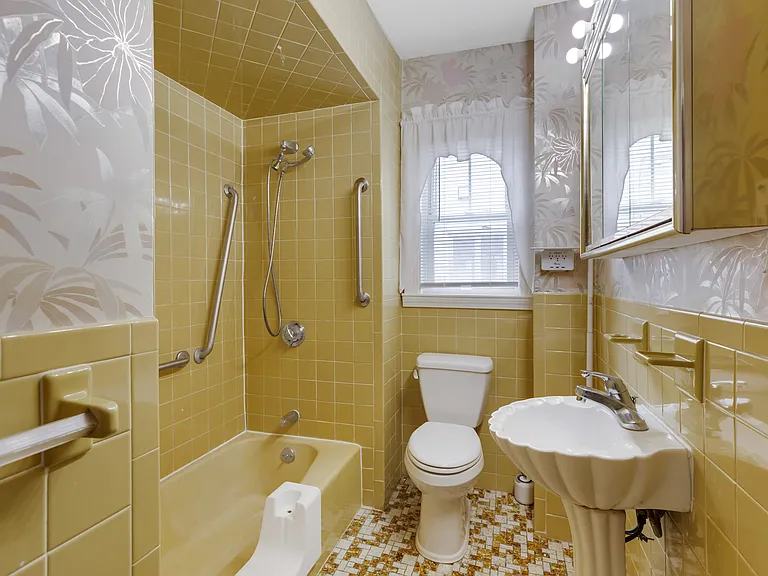 977 Main St #1 — Photo 18