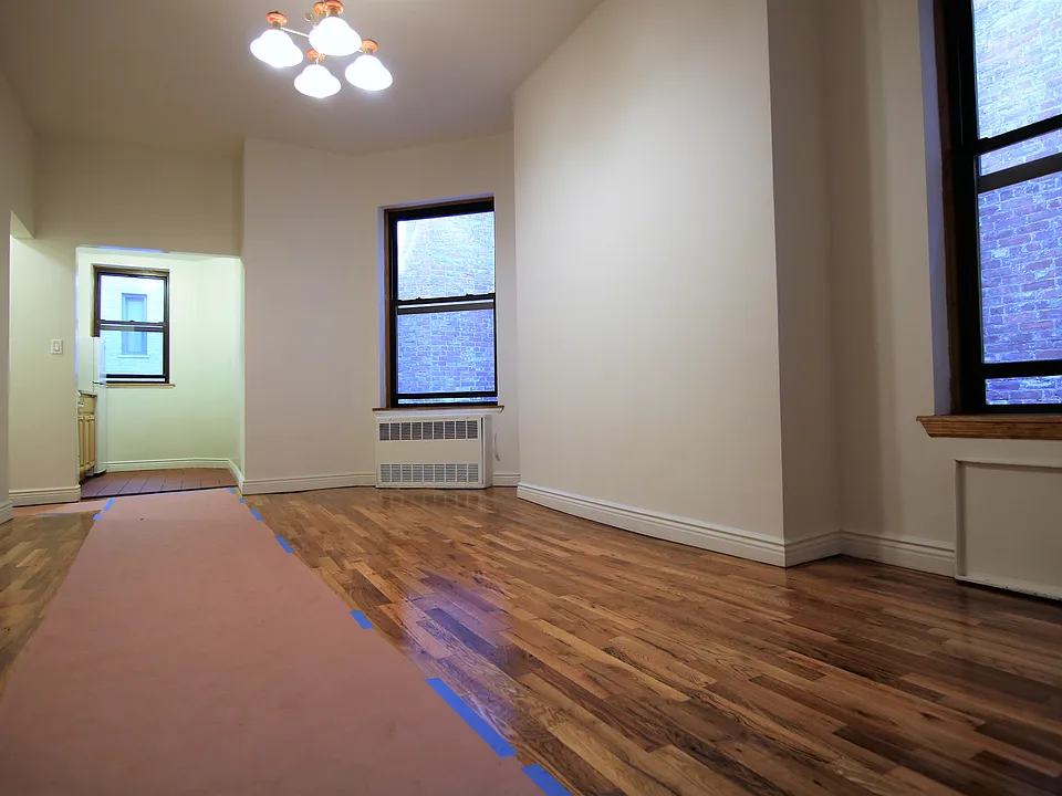 303 W 92nd St #3C