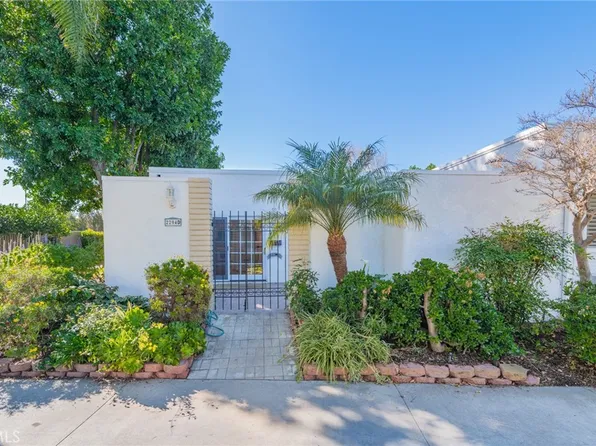 2204 Via Mariposa E Unit D, Laguna Woods, CA 92637