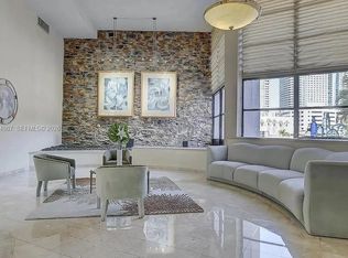 600 Parkview Dr APT 222, Hallandale Beach, FL 33009