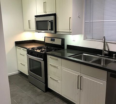 4th image of 624 N Juanita Ave APT A