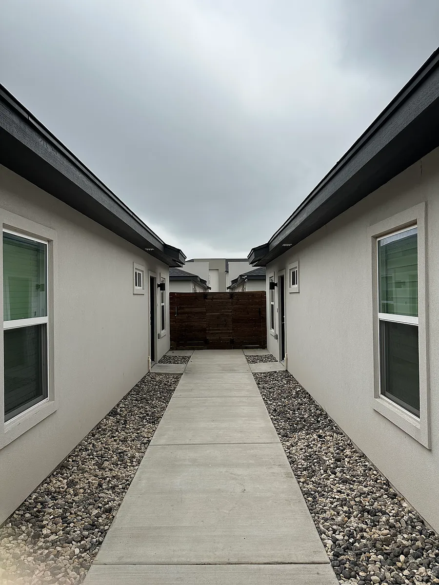 Building Photo - 3506 Jessica Ln #2