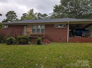 1640 2nd St SW, Hickory, NC 28602