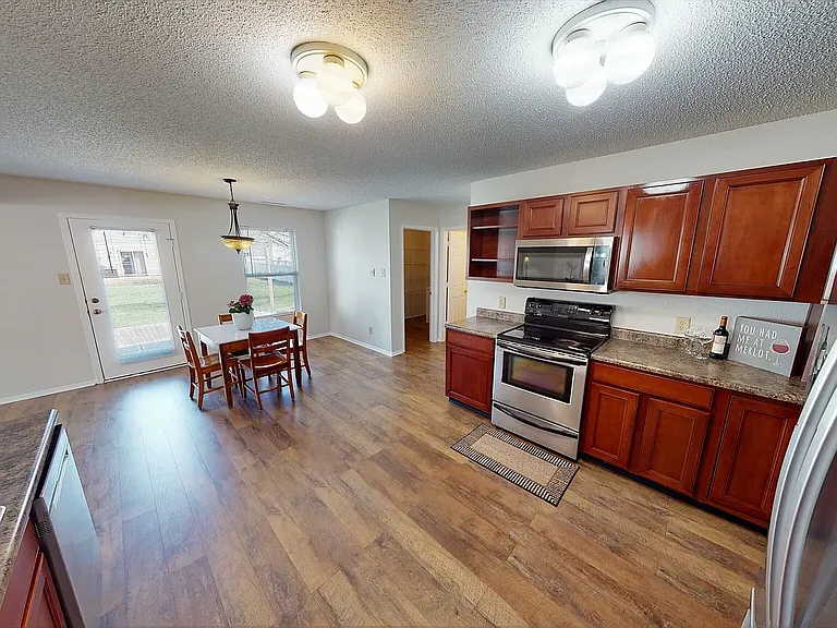 15312 Beam St — Photo 6