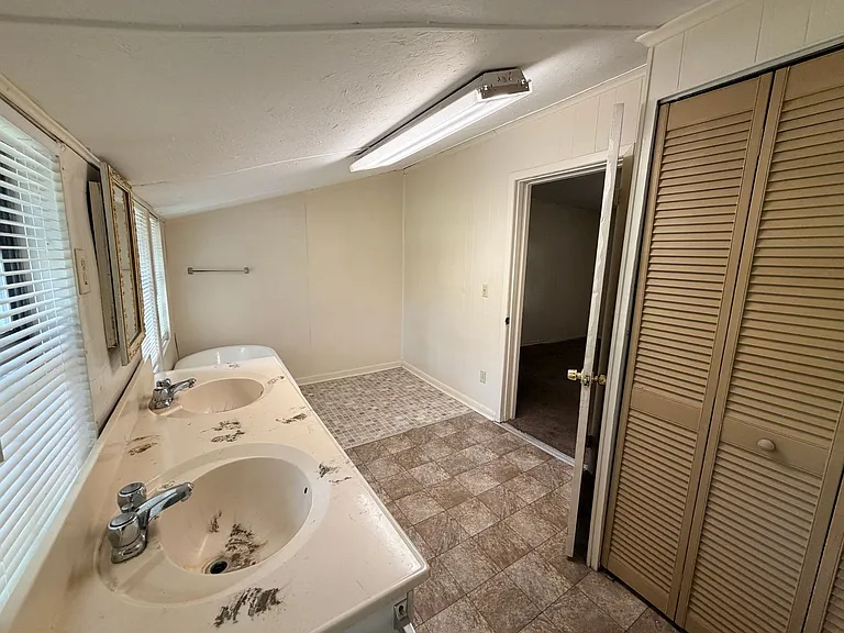 5350 N Old Highway 41 — Photo 10