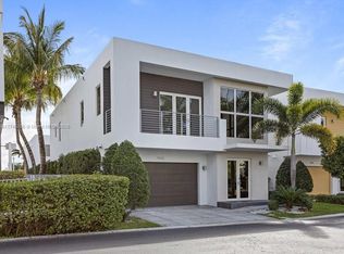7443 NW 98th Ct, Doral, FL 33178