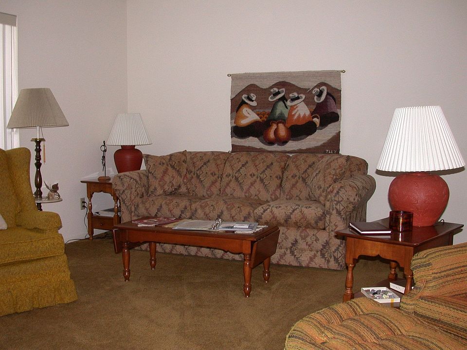 Comfortable Living Room & Sofa bed
