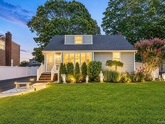 2nd image of 992 Woodcliff Drive