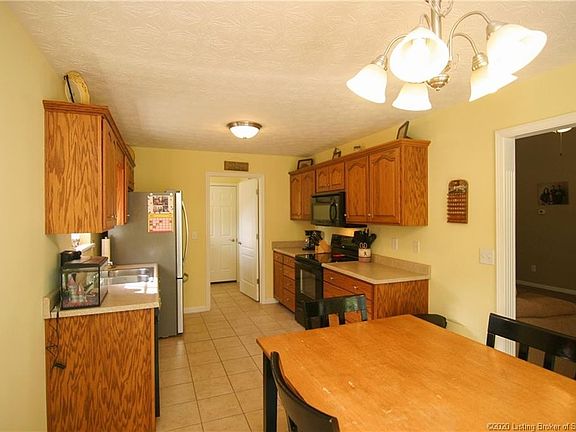4th image of 2320 Brookview Dr