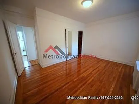 Rented by Metropolitan Realty | media 8