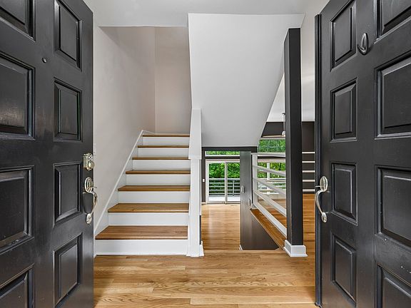 3rd image of 941 Harpeth Trace Dr