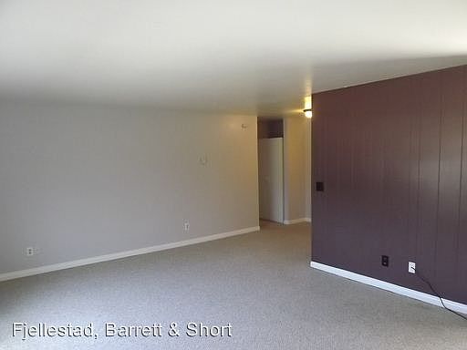 2nd image of 4844 68th St Unit 6