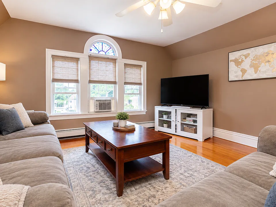 102 Salem St #3