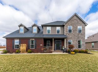 3040 Rosewood Dr, Versailles, KY 40383