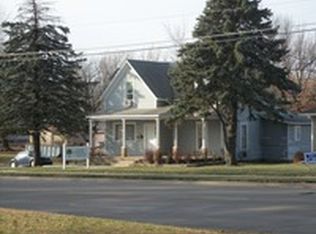 310 S 1st St, Hiawatha, KS 66434