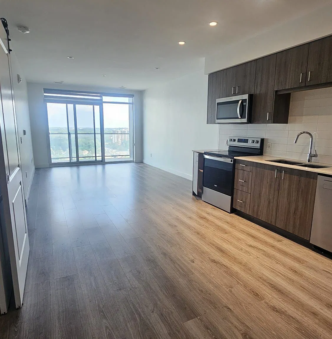 2 bed, $2,500 — Photo 1