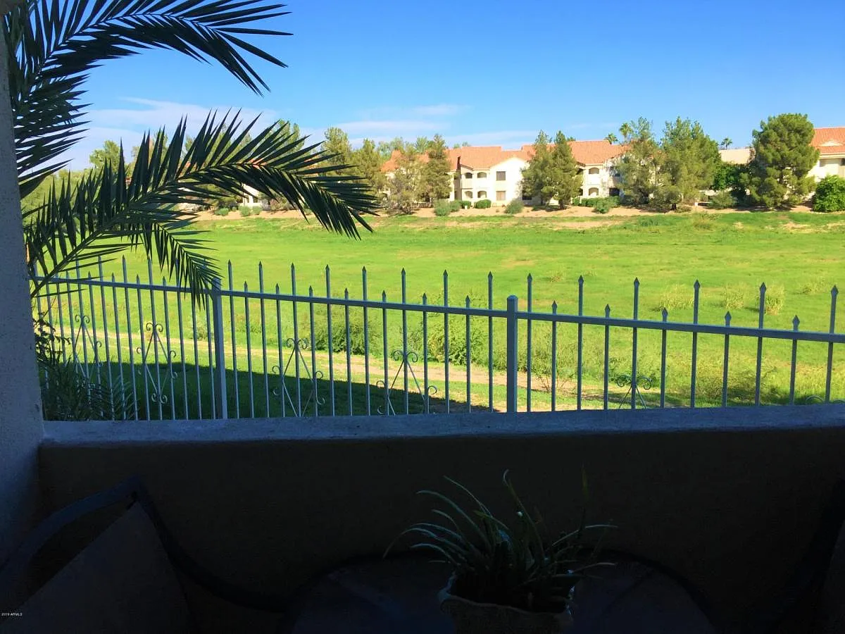 2 bed, 1054 sqft, $1,500 — Photo 2