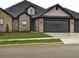 1913 Salmon St, Pea Ridge, AR 72751