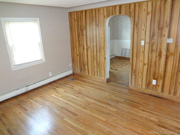 2nd image of 14054 Knox Ave