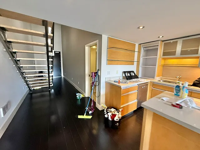 188 King St #401 — Photo 9