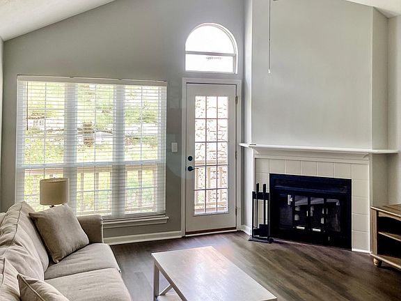 4th image of 4724 Charrington Cir