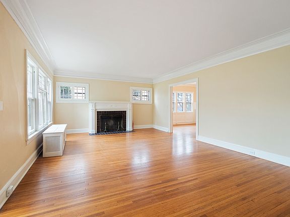 4th image of 2450 Blaisdell Ave #1