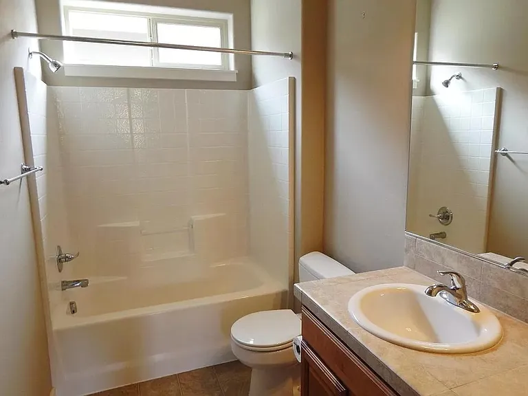 6344 NE Meadowgate Ct — Photo 15