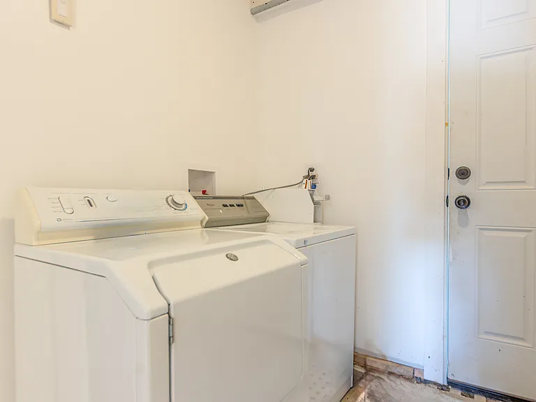2906 Blue Star Hwy #1 — Photo 14