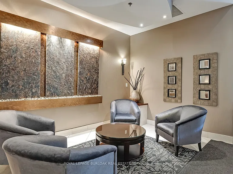 1477 Lakeshore Rd #704 — Photo 3
