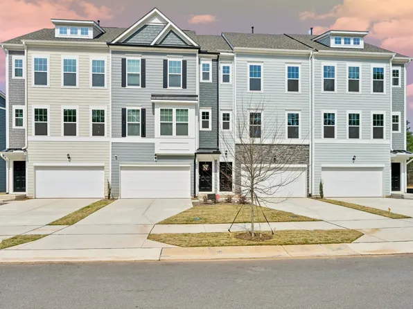 6042 Dunzo Dr, Raleigh, NC 27617