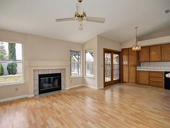 3rd image of 8042 Brouilly Ct