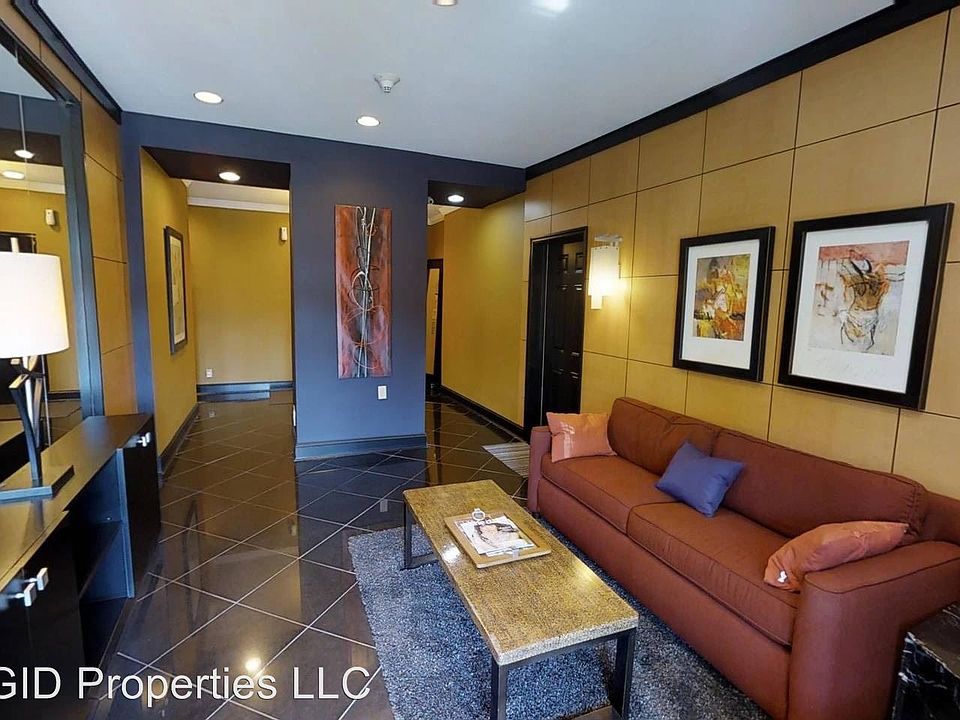 1st image of 964 Auburnview Dr #2