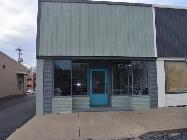 113 S Main St, Medina, TN 38355