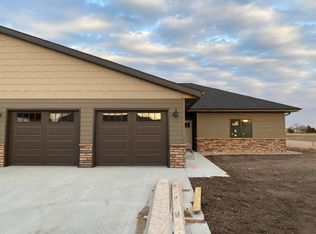 1708 S Miller Ave, Mitchell, SD 57301