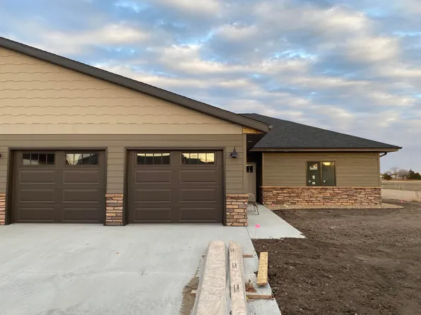 1708 S Miller Ave, Mitchell, SD 57301