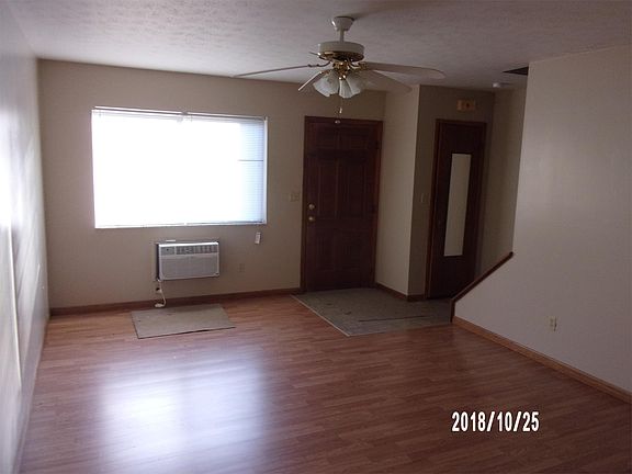 2nd image of 462 Laurel Dr