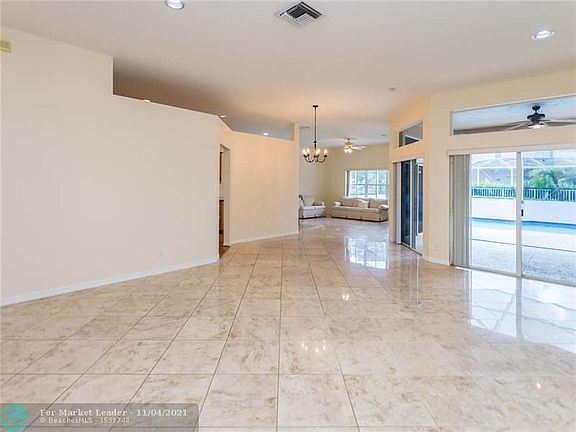 4th image of 4220 Palmetto Trl