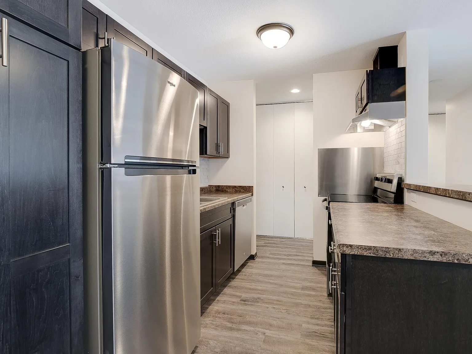 Winnetka Village Apts — Photo 2