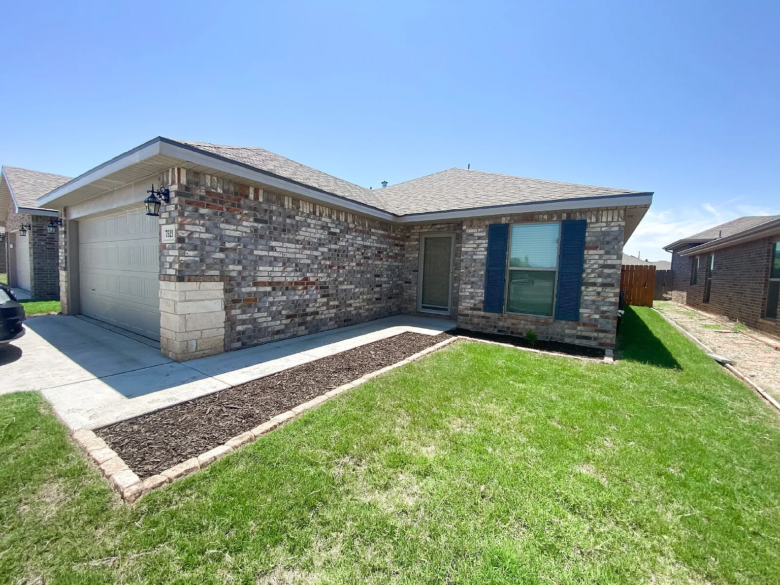 3 bed, 2.0 bath, 1455 sqft, $1,600 — Photo 2