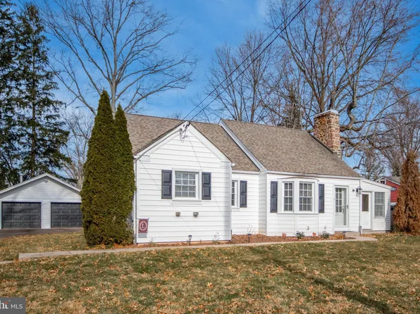 71 W 7th Ave, Trappe, PA 19426