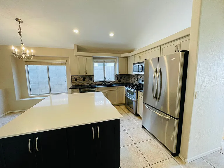 1051 W Todd Dr — Photo 9