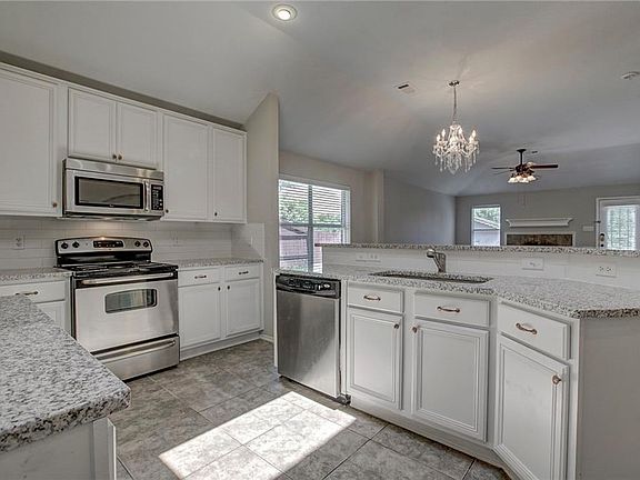 2nd image of 3416 Beatriz Dr
