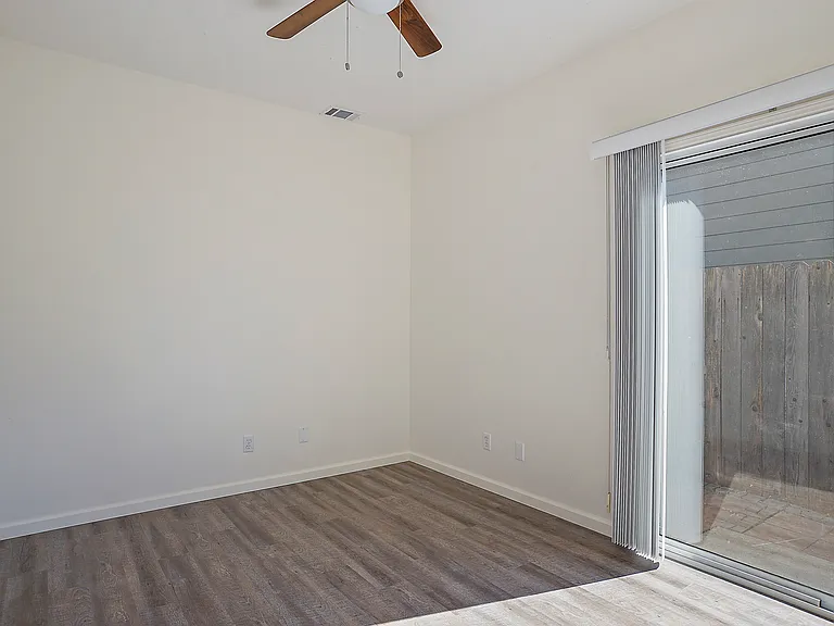 686 E Foothill Blvd — Photo 17