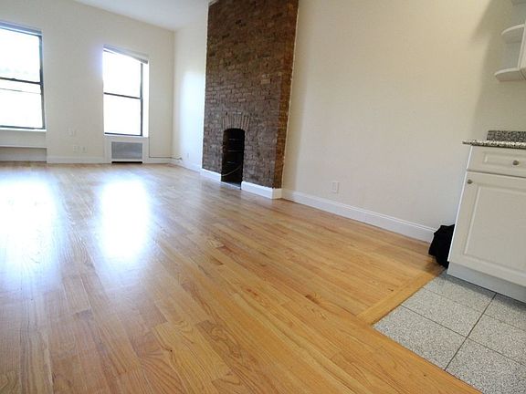 4th image of 62 W 69th St #4