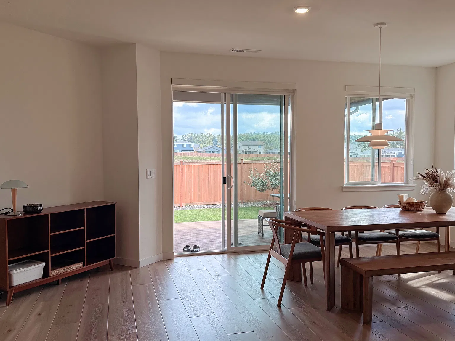 4 bed, 1990 sqft, $3,300 — Photo 4