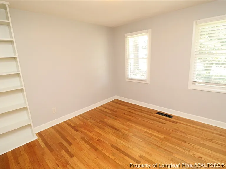 1009 Dogwood Ln — Photo 33