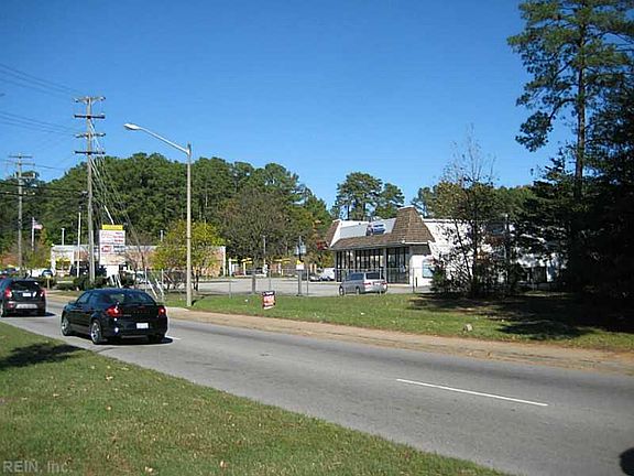 2nd image of 15480 Warwick Blvd