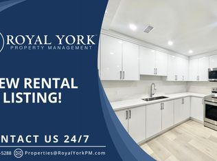 300 Pilgrim Cir #2, Waterloo, ON N2K1Y4