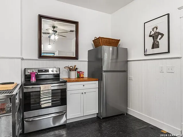 2213 N Flores St — Photo 12